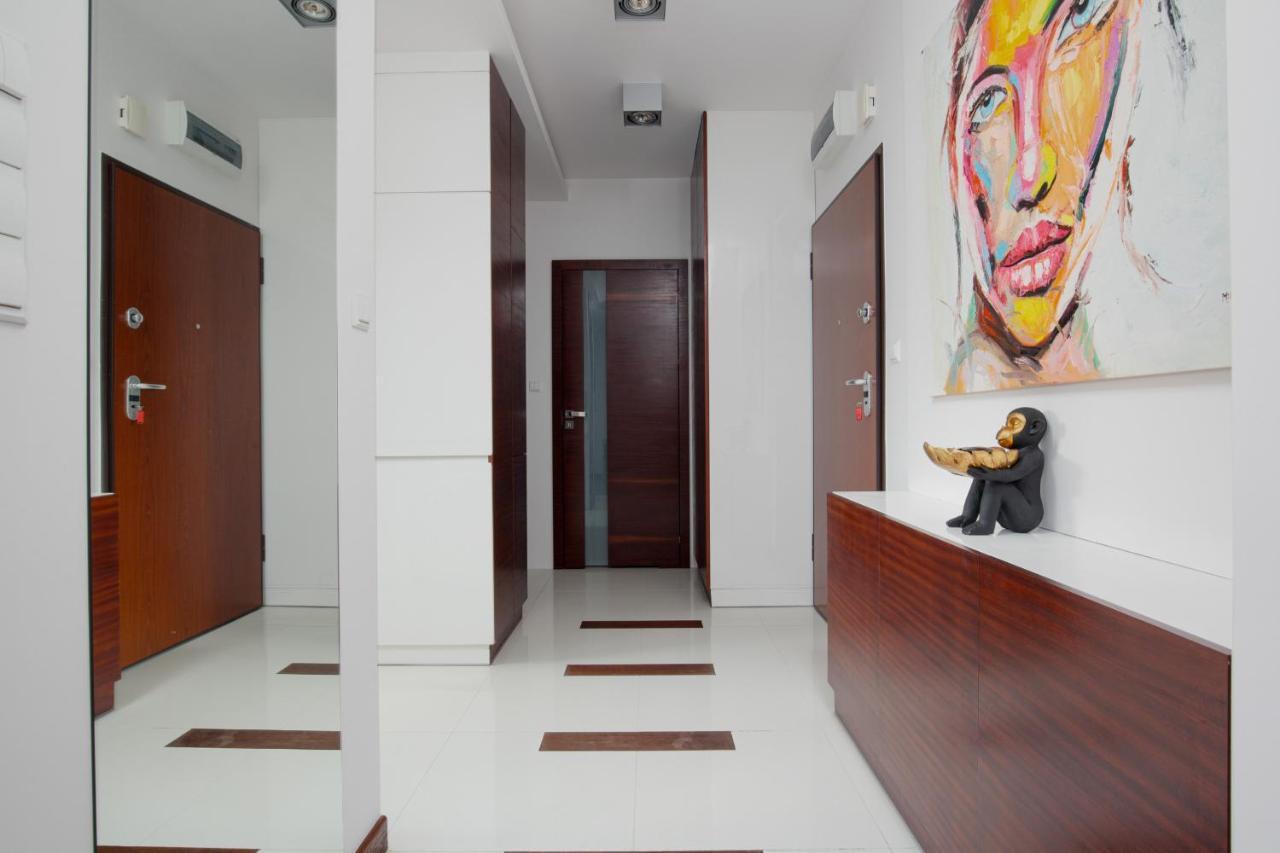 Spacious Suite With A Hammock And Terrace By Renters Prestige Varšava Exteriér fotografie